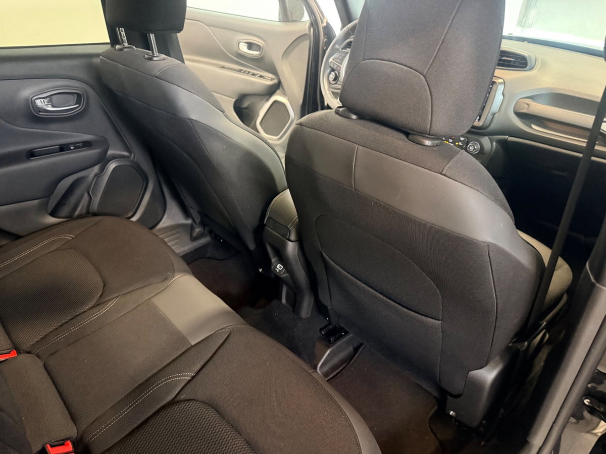 Jeep Renegade 1.6 Mjt 130 CV S (18)