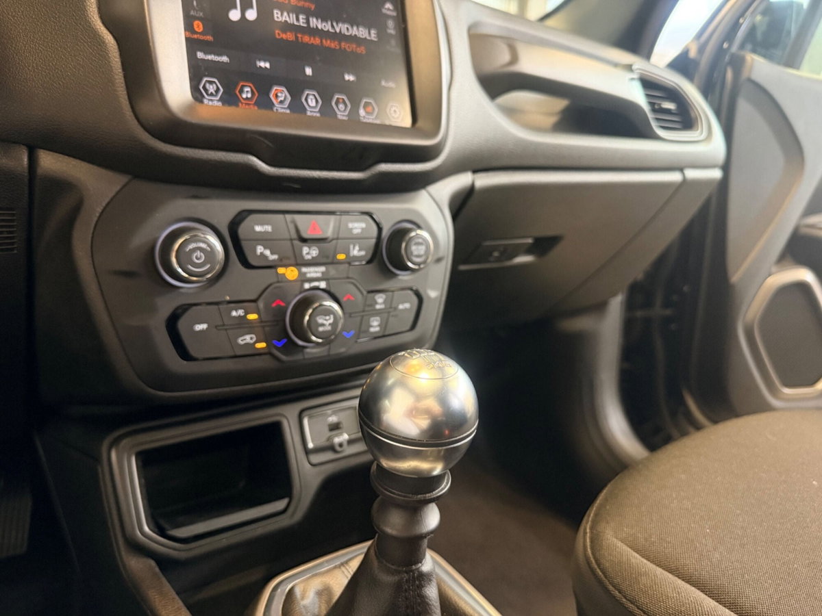 Jeep Renegade 1.6 Mjt 130 CV S (20)
