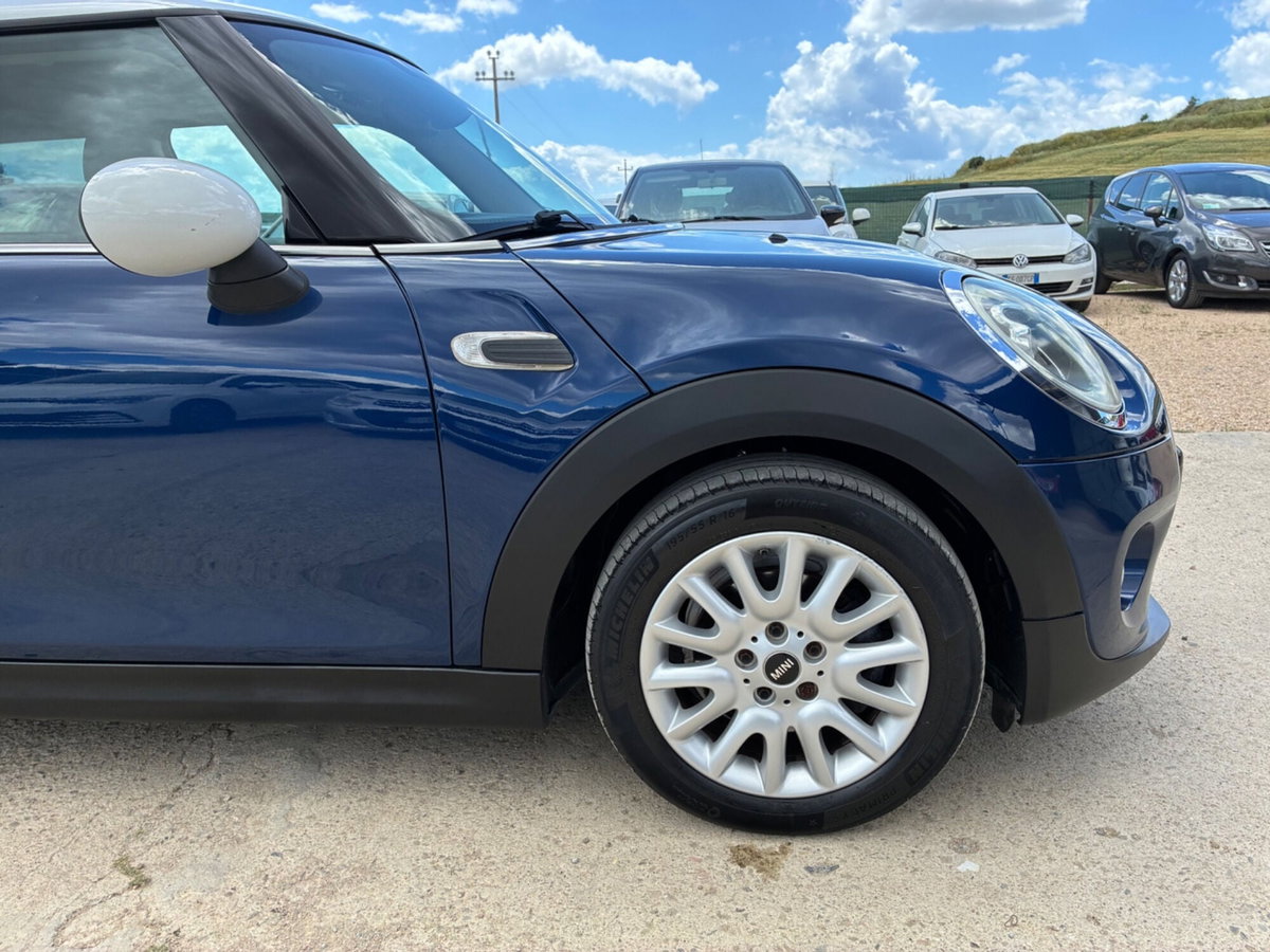 MINI Mini 1.5 Cooper D Business (8)