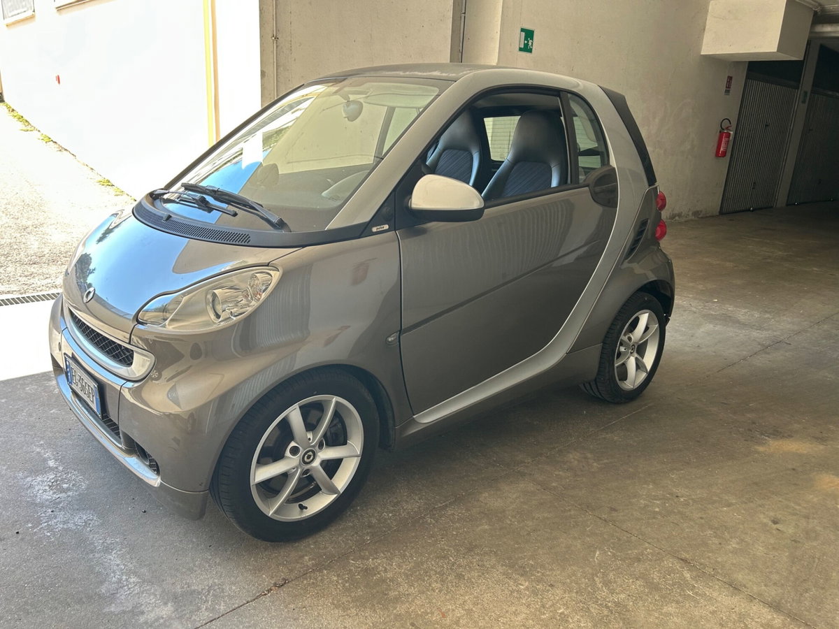 smart Fortwo 1000 52 kW MHD coupé pulse (2)