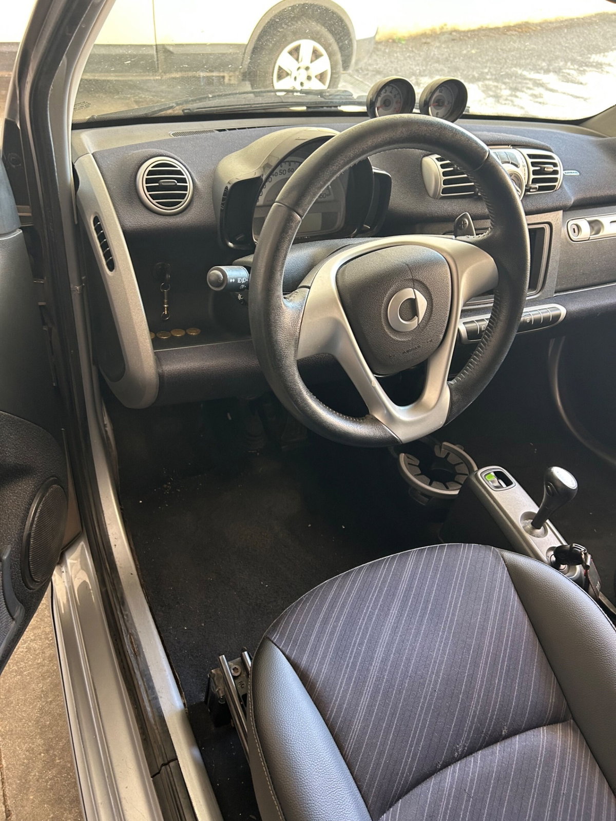 smart Fortwo 1000 52 kW MHD coupé pulse (4)