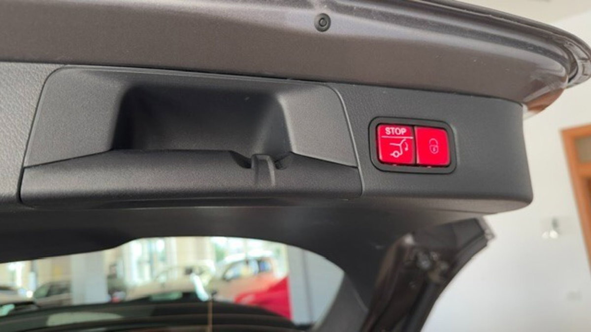Mercedes-Benz Classe B 200 d AMG Line Premium Plus auto (17)