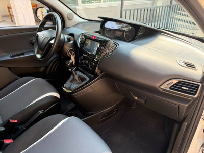 Lancia Ypsilon 1.2 69 CV 5 porte Elefantino (11)