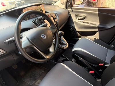 Lancia Ypsilon 1.2 69 CV 5 porte Elefantino (8)