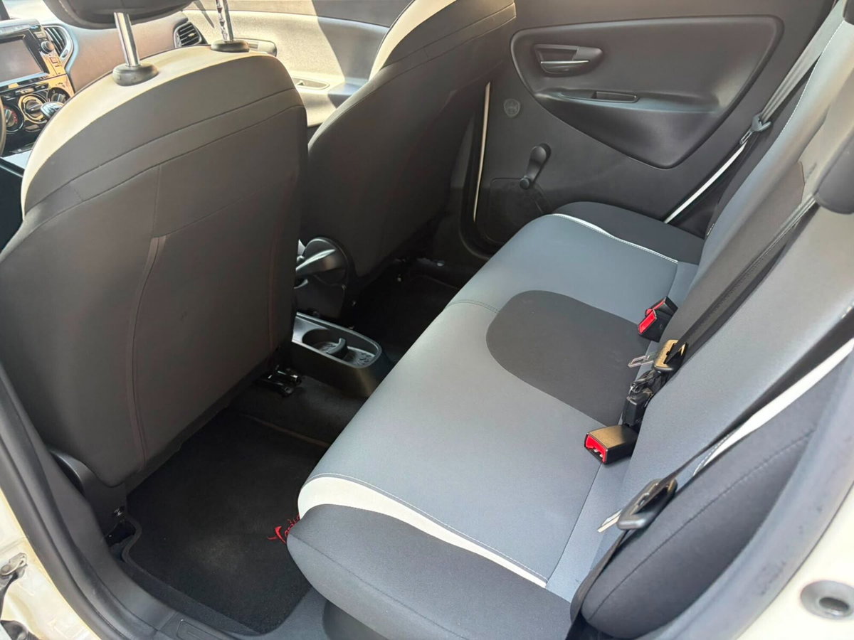 Lancia Ypsilon 1.2 69 CV 5 porte Elefantino (9)