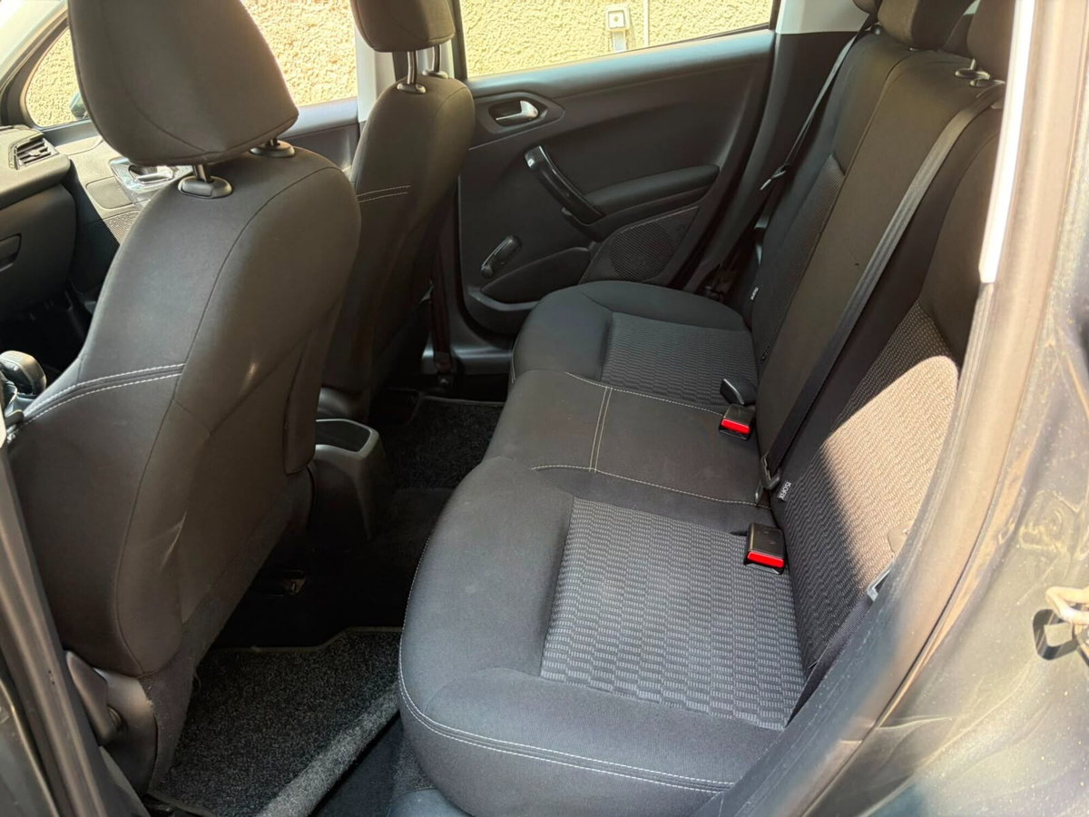 Peugeot 208 82 5 porte Active (8)