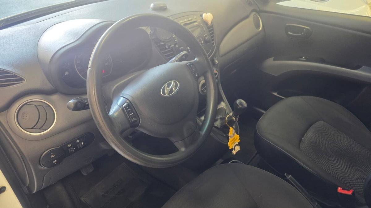 Hyundai i10 1.1 12V BlueDrive GPL Sound Edition (13)