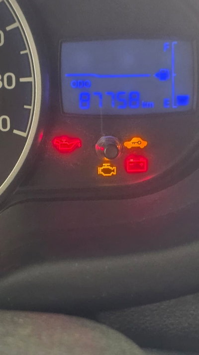 Hyundai i10 1.1 12V BlueDrive GPL Sound Edition (14)