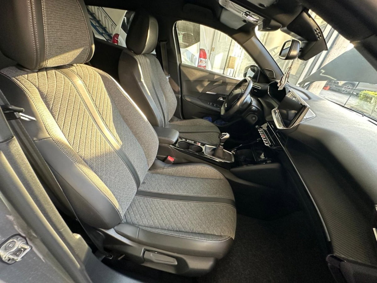 Peugeot 2008 1.2 puretech Allure s&s 100cv (8)