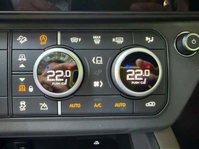 Land Rover Defender 110 3.0d i6 mhev X-Dynamic SE awd 250cv auto (14)