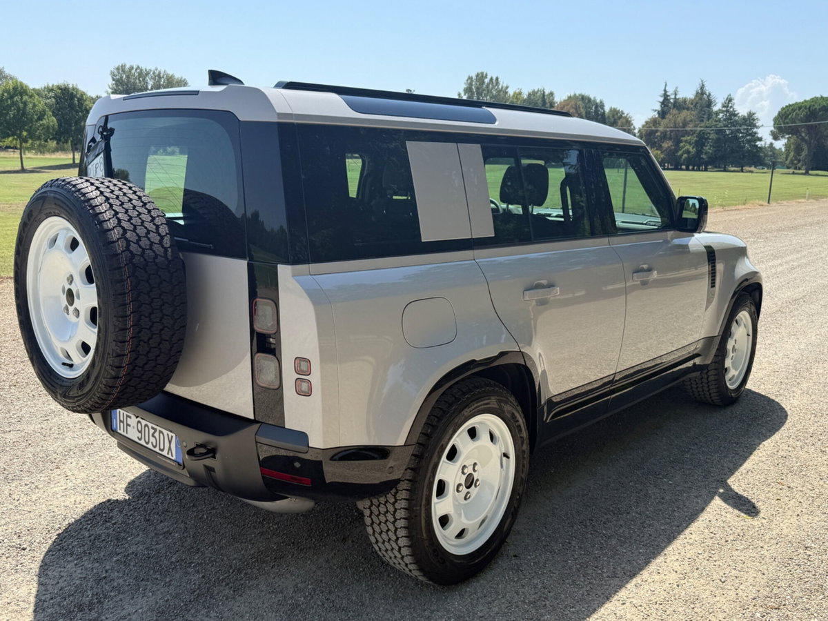 Land Rover Defender 110 3.0d i6 mhev X-Dynamic SE awd 250cv auto (16)