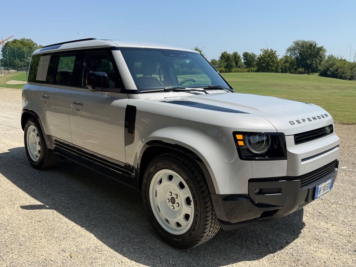 Land Rover Defender 110 3.0d i6 mhev X-Dynamic SE awd 250cv auto (5)