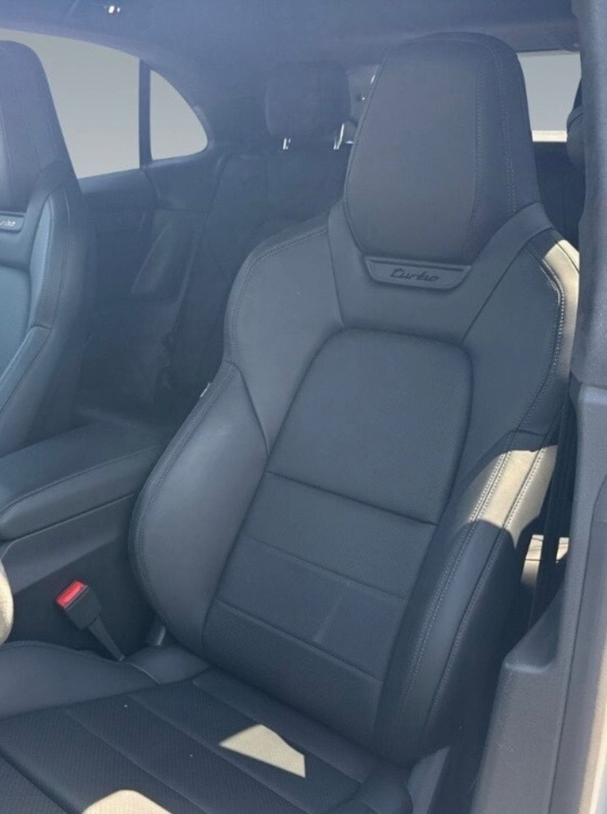 Porsche Macan Turbo (10)