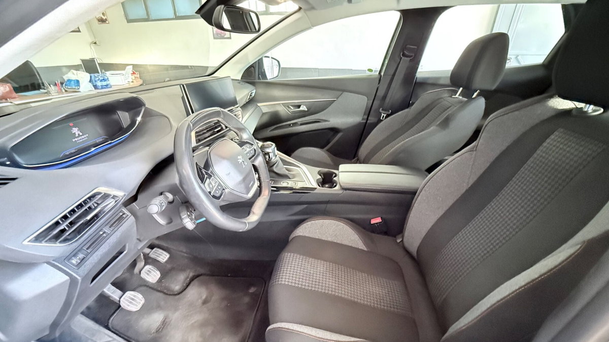 Peugeot 3008 BlueHDi 130 S&S EAT8 Allure Pack (14)
