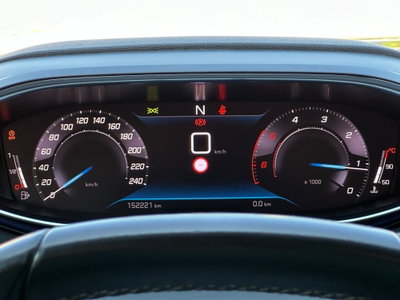 Peugeot 3008 BlueHDi 130 S&S EAT8 Allure Pack (16)