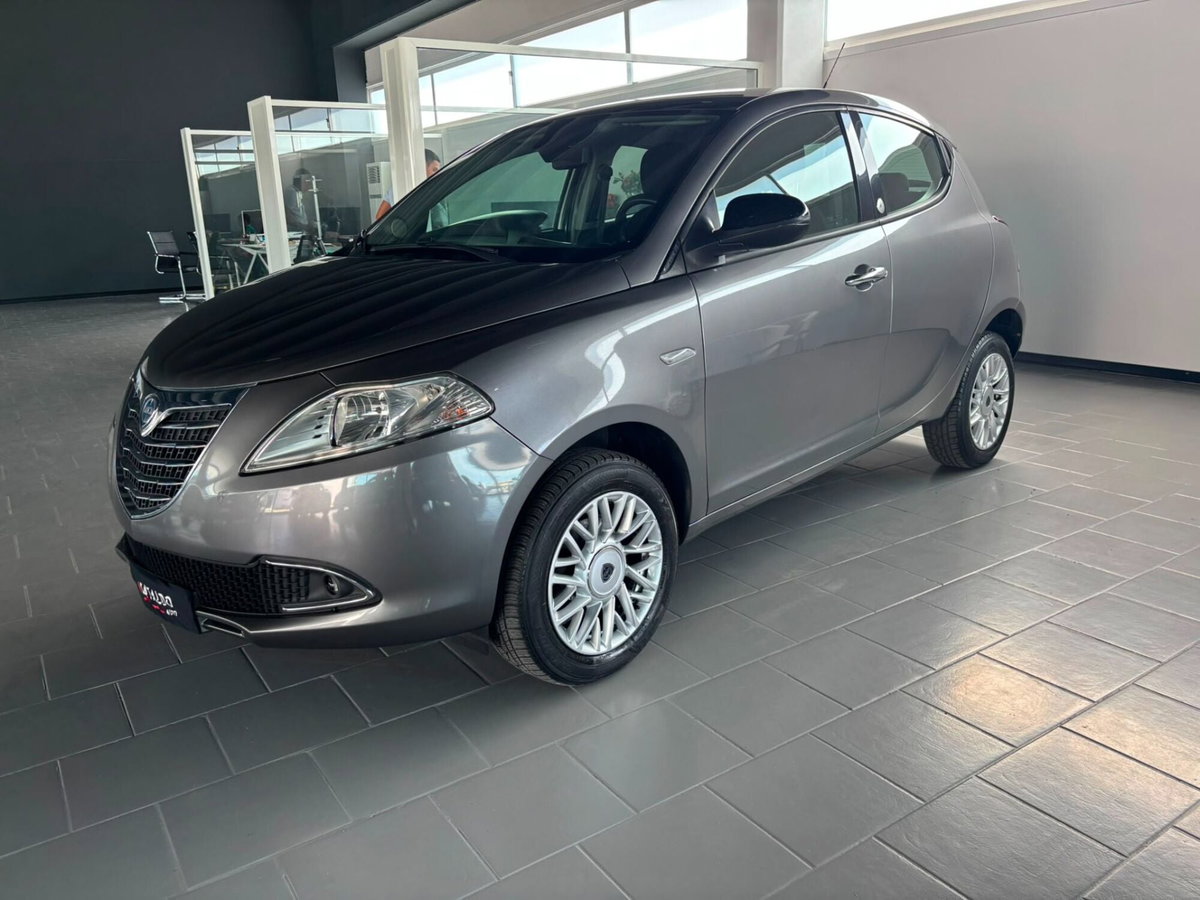Lancia Ypsilon 0.9 TwinAir 85 CV 5 porte Metano Ecochic Gold