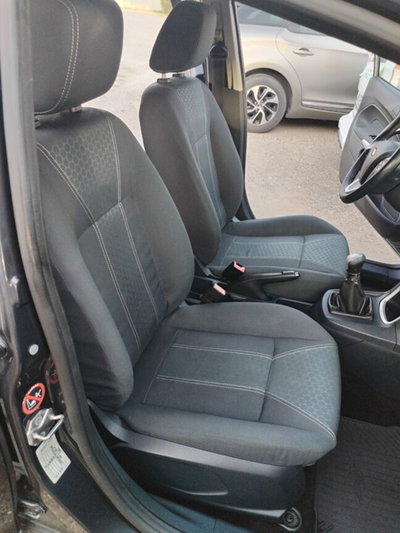 Ford Fiesta 1.2 82 CV 5 porte Titanium (19)