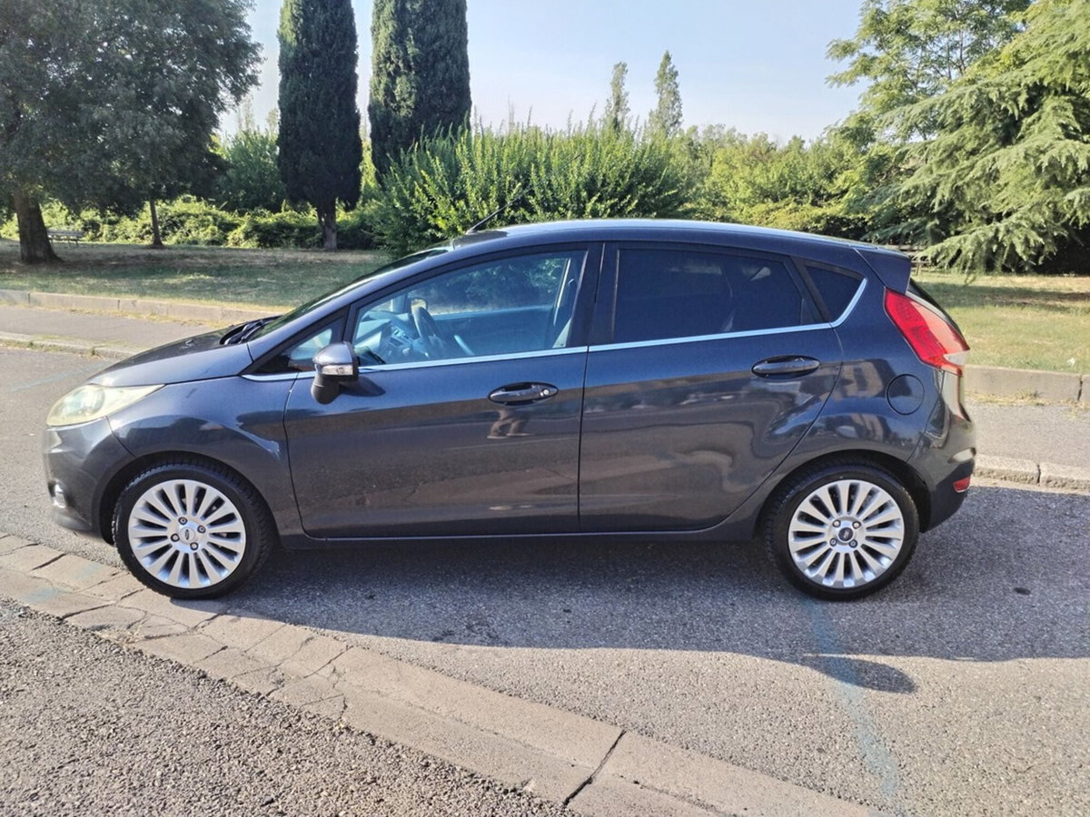 Ford Fiesta 1.2 82 CV 5 porte Titanium (2)