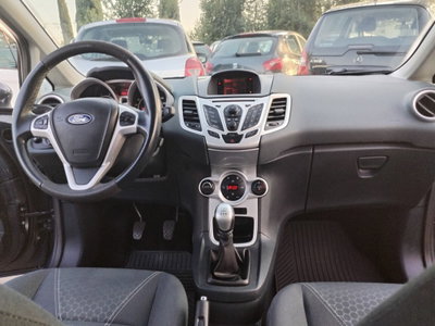 Ford Fiesta 1.2 82 CV 5 porte Titanium (20)