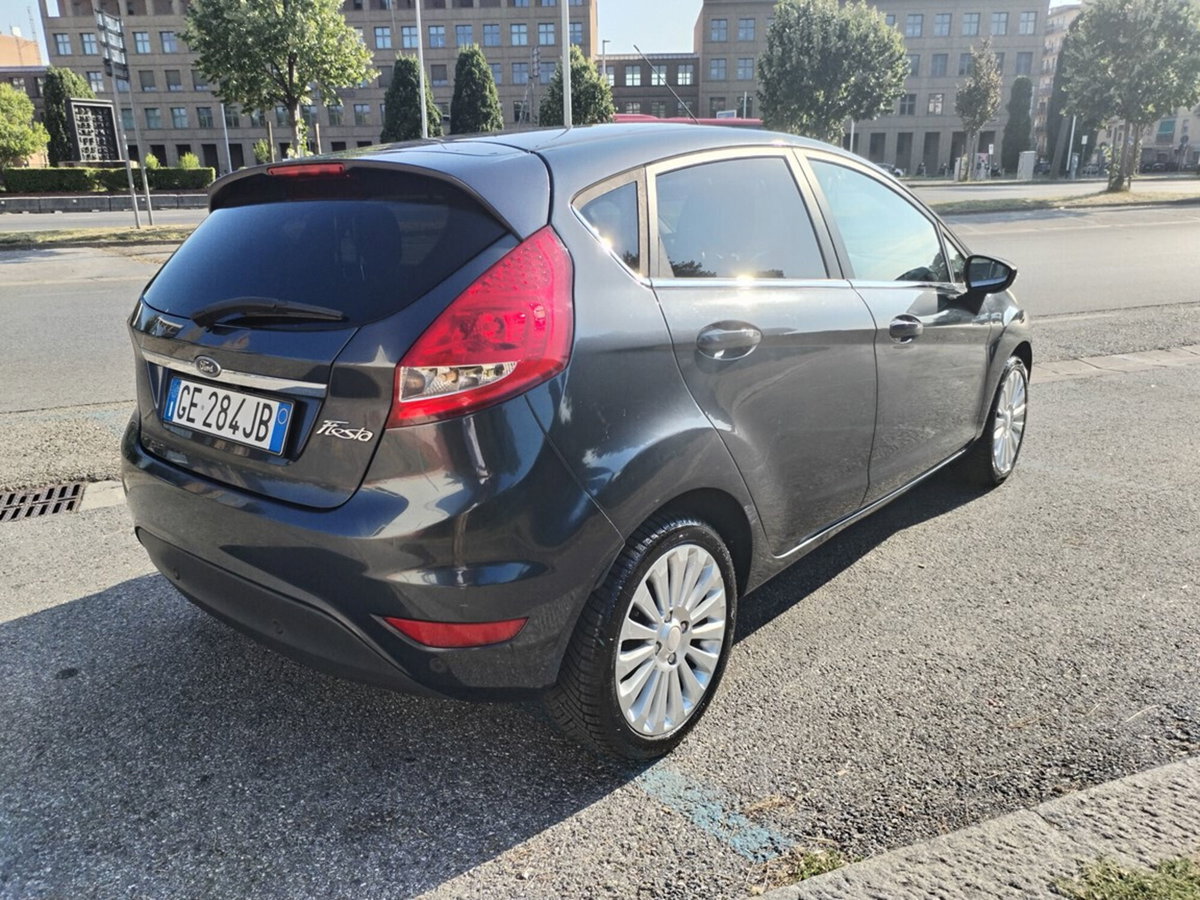 Ford Fiesta 1.2 82 CV 5 porte Titanium (4)