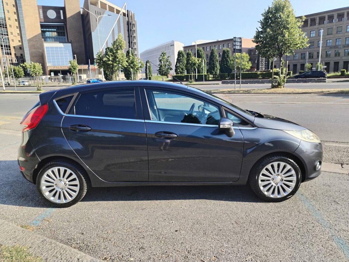 Ford Fiesta 1.2 82 CV 5 porte Titanium (6)