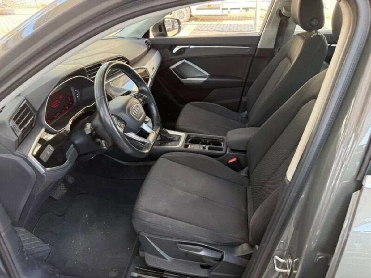Audi Q3 Sportback 45 TFSI e S tronic Business Plus (10)