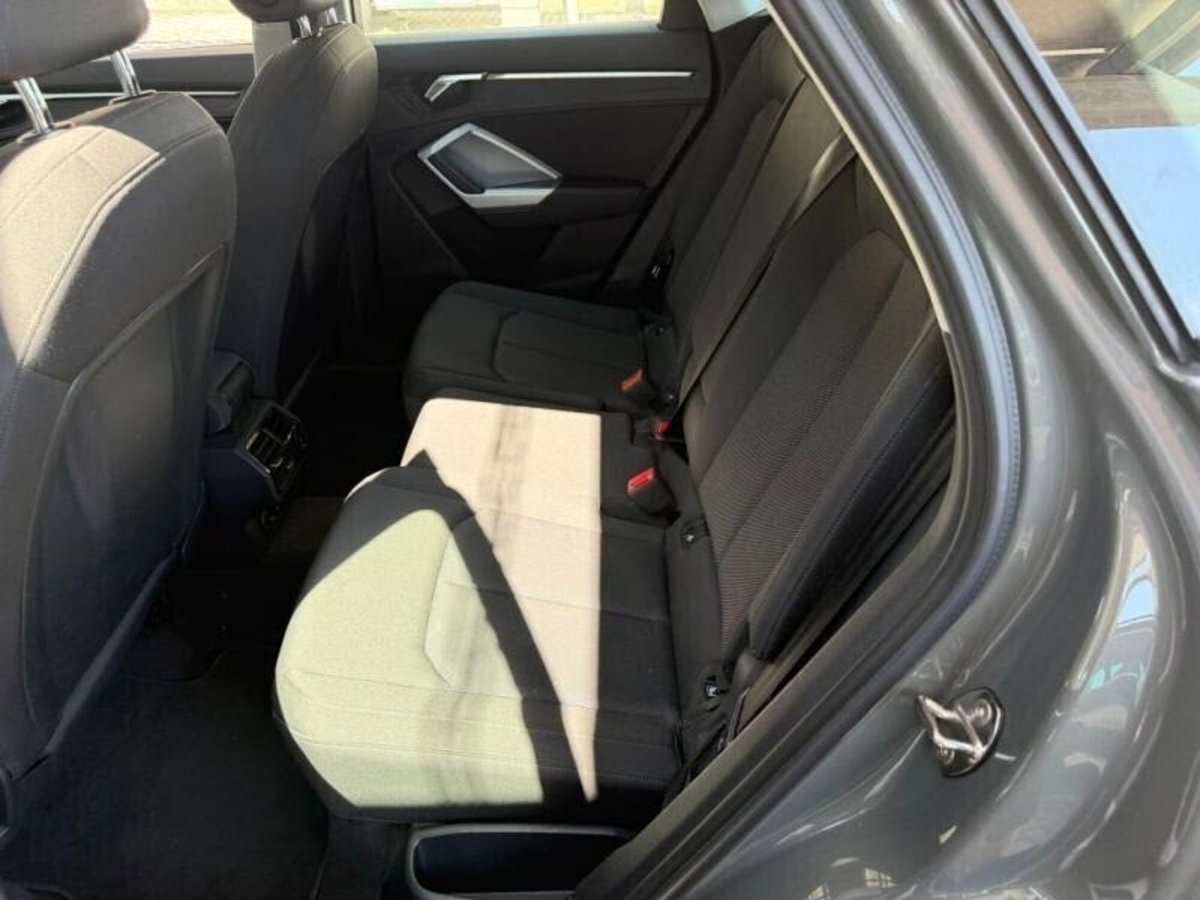 Audi Q3 Sportback 45 TFSI e S tronic Business Plus (12)