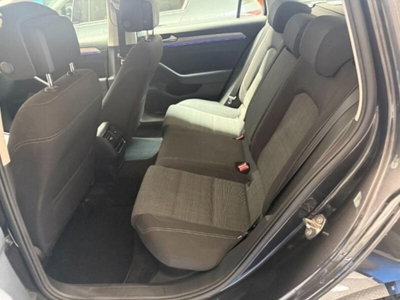 Volkswagen Passat Variant 2.0 TDI SCR 122 CV EVO DSG Business (12)