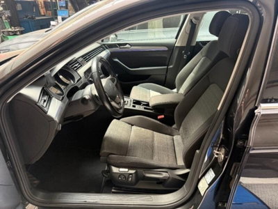 Volkswagen Passat Variant 2.0 TDI SCR 122 CV EVO DSG Business (9)