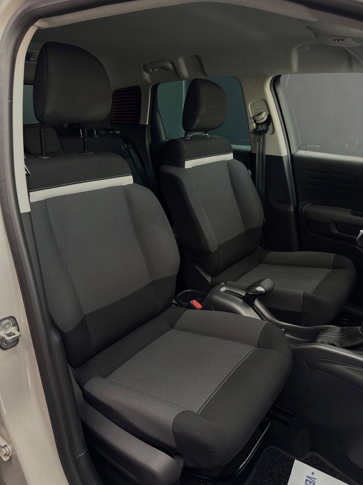 Citroen C3 Aircross BlueHDi 120 S&S EAT6 Shine Pack (18)