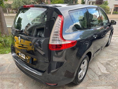 Renault Scenic E-Tech Electric 1.5 dCi 110CV Confort (10)