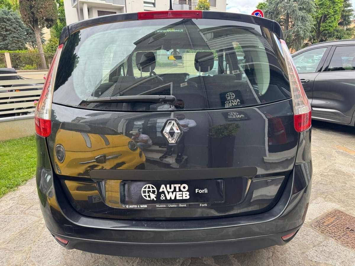 Renault Scenic E-Tech Electric 1.5 dCi 110CV Confort (11)
