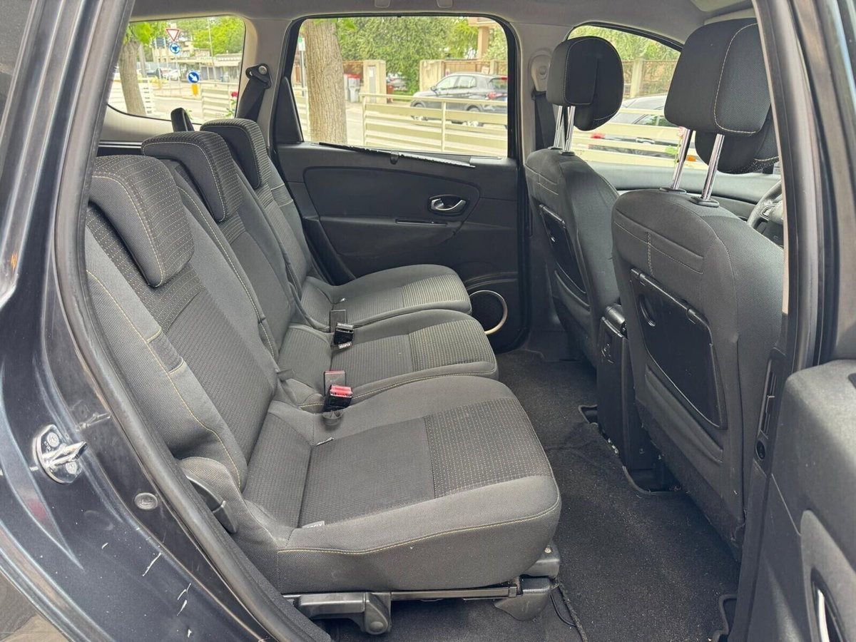 Renault Scenic E-Tech Electric 1.5 dCi 110CV Confort (16)