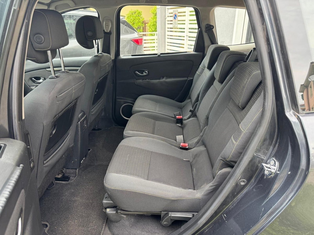 Renault Scenic E-Tech Electric 1.5 dCi 110CV Confort (20)