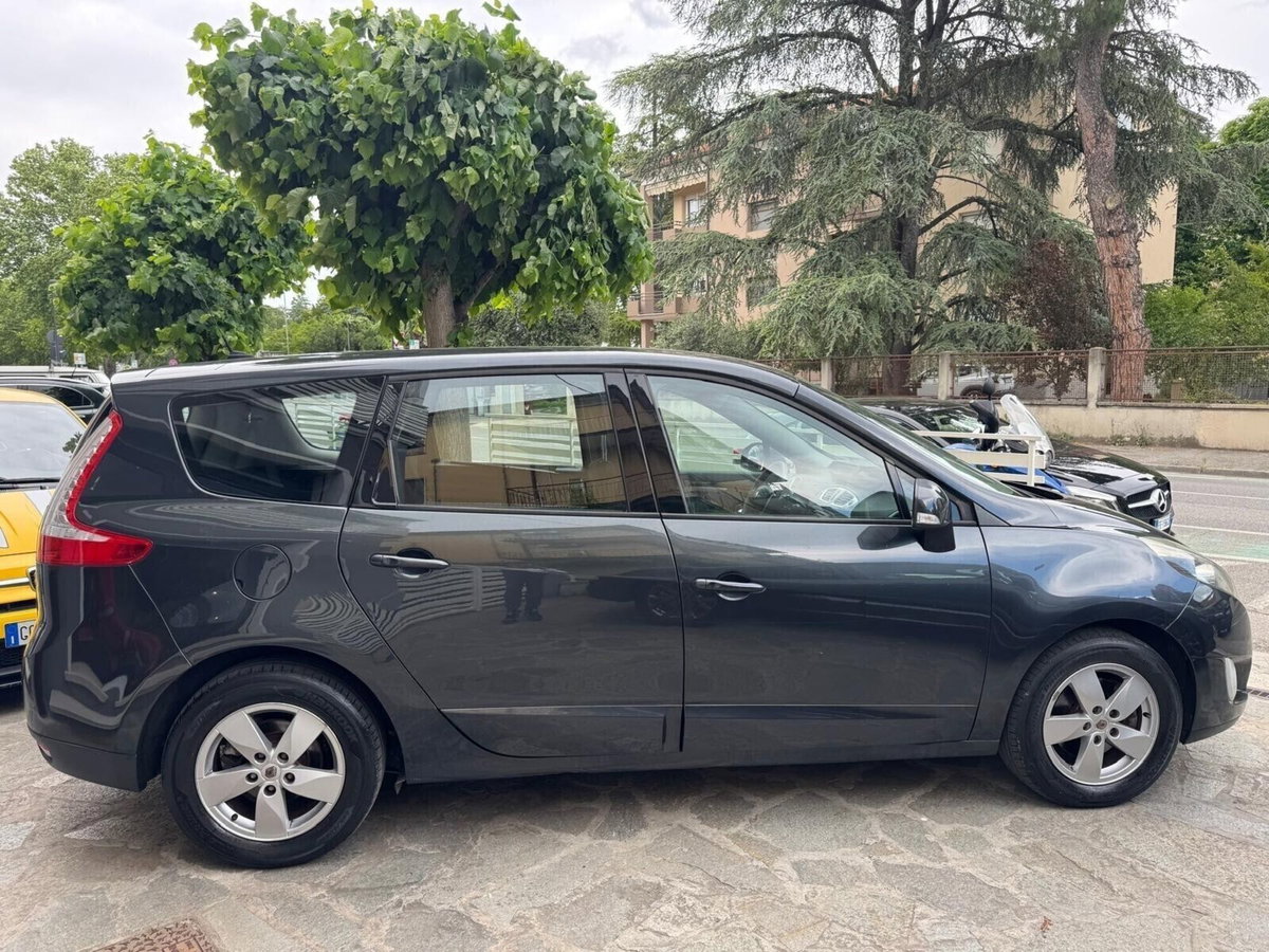 Renault Scenic E-Tech Electric 1.5 dCi 110CV Confort (5)