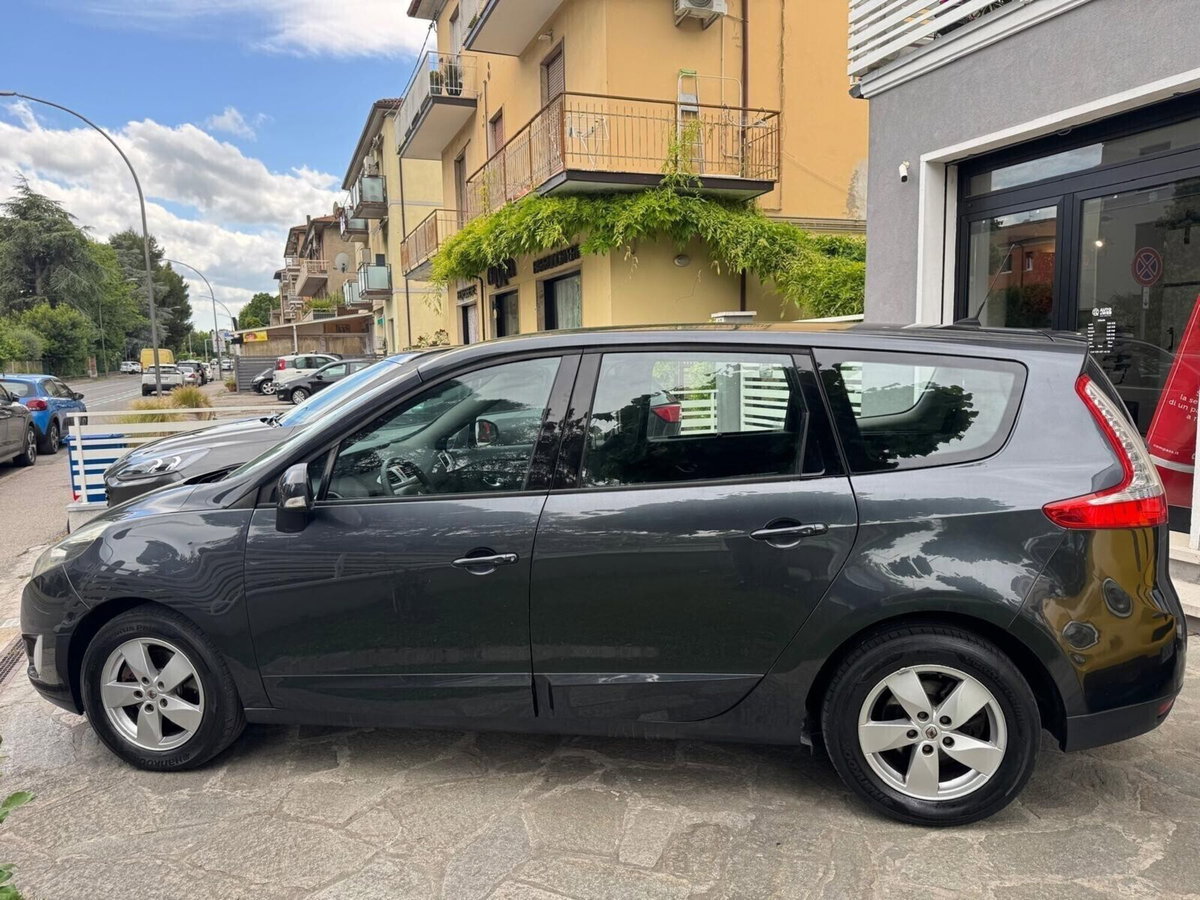 Renault Scenic E-Tech Electric 1.5 dCi 110CV Confort (6)