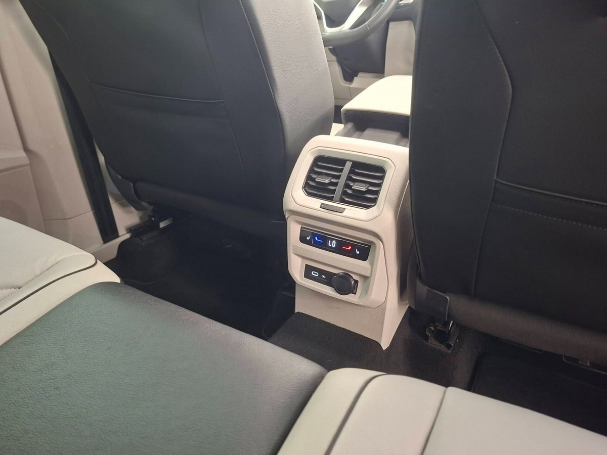 Volkswagen Tiguan Allspace 2.0 tdi Elegance 150cv dsg (15)