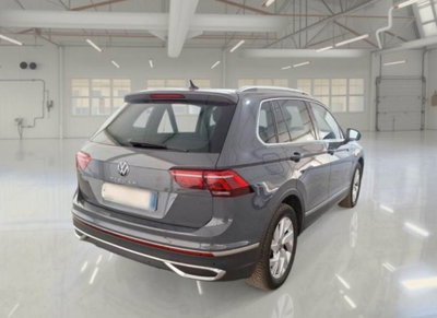 Volkswagen Tiguan 2.0 tdi Elegance 150cv dsg (4)