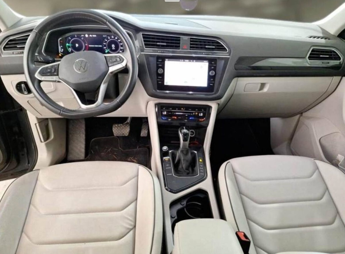 Volkswagen Tiguan 2.0 tdi Elegance 150cv dsg (5)