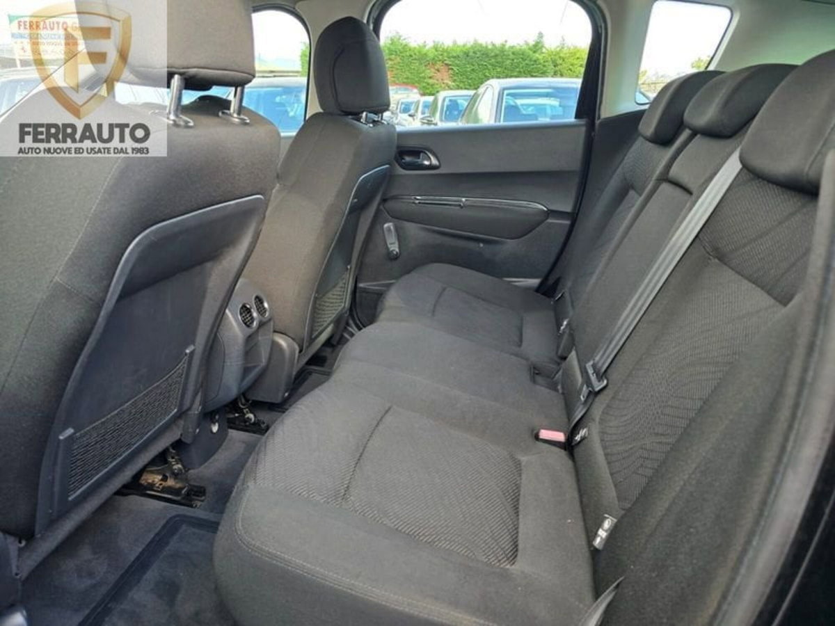 Peugeot 3008 1.6 HDi 110CV cambio robotizzato Premium (10)