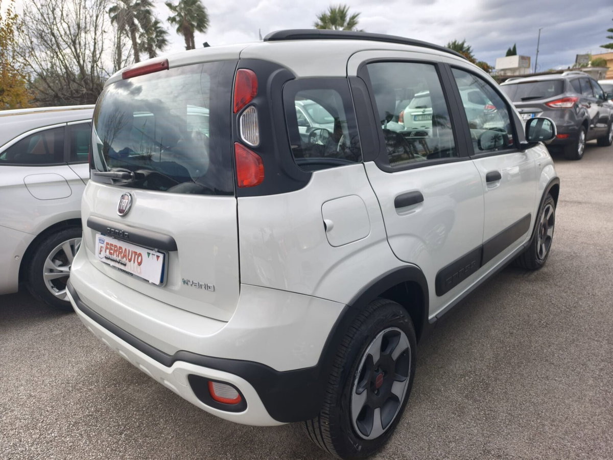 Fiat Panda 1.0 FireFly S&S Hybrid City Cross (4)