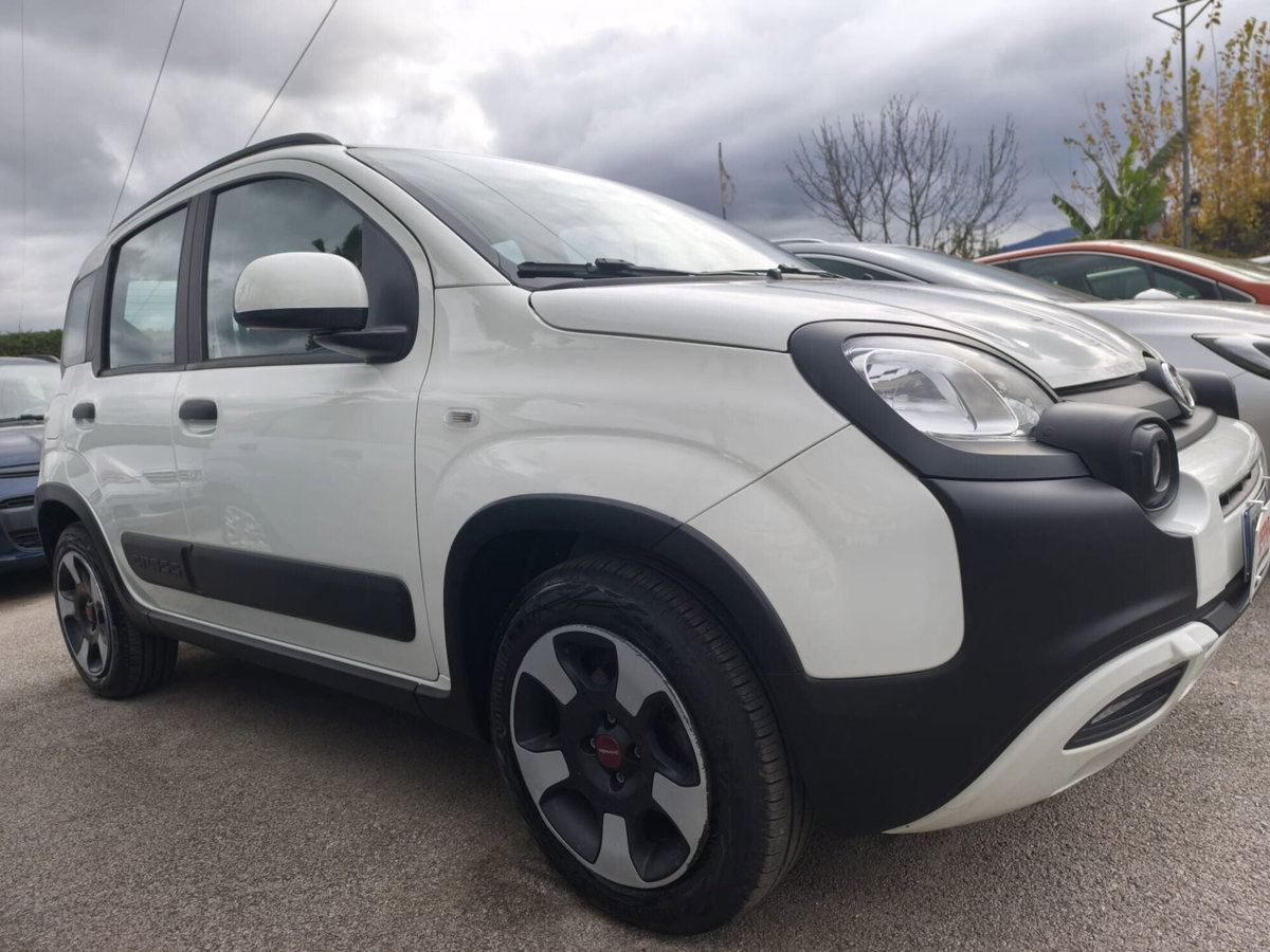 Fiat Panda 1.0 FireFly S&S Hybrid City Cross (5)