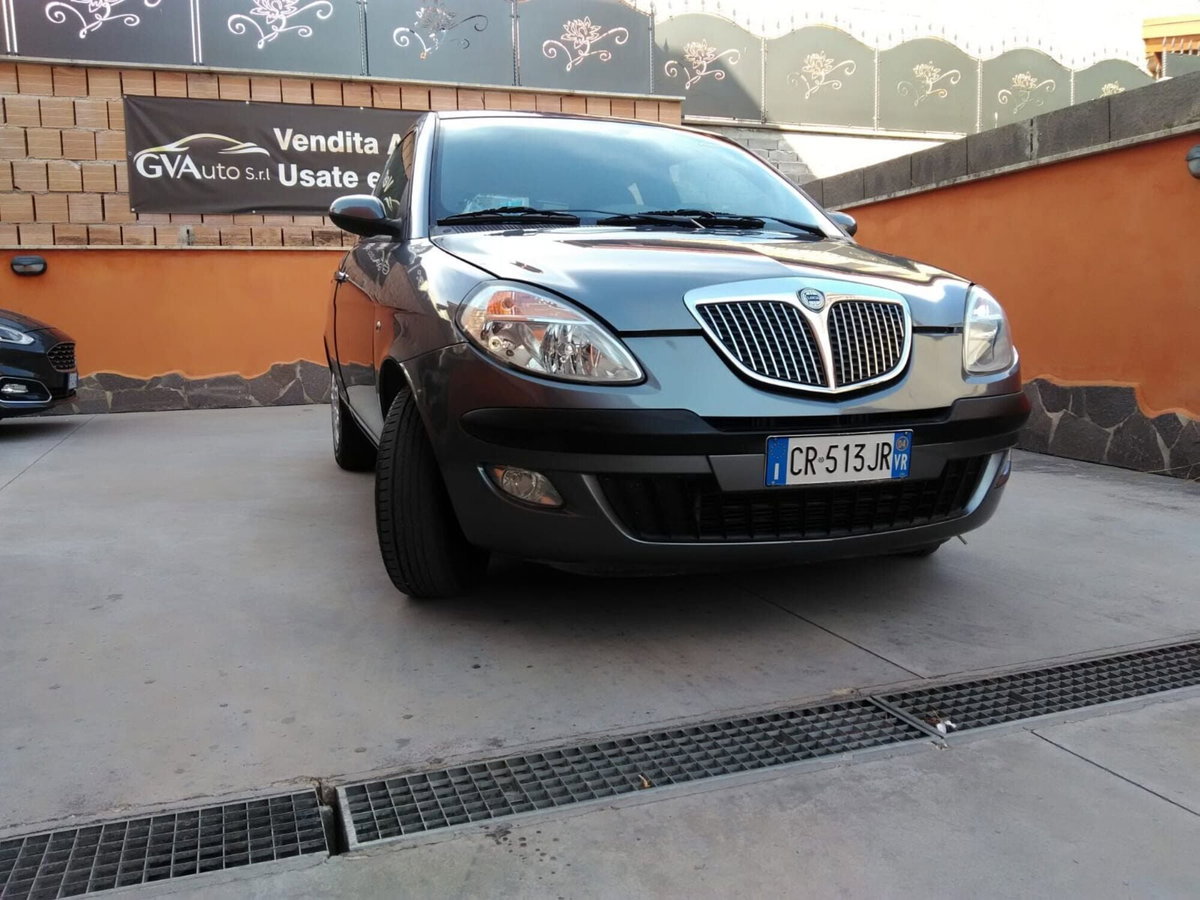 Lancia Ypsilon 16V Platino