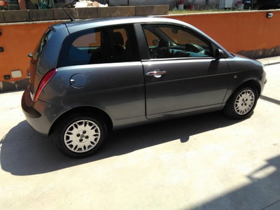 Lancia Ypsilon 16V Platino (3)