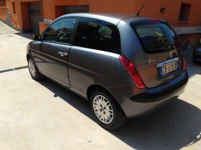 Lancia Ypsilon 16V Platino (4)