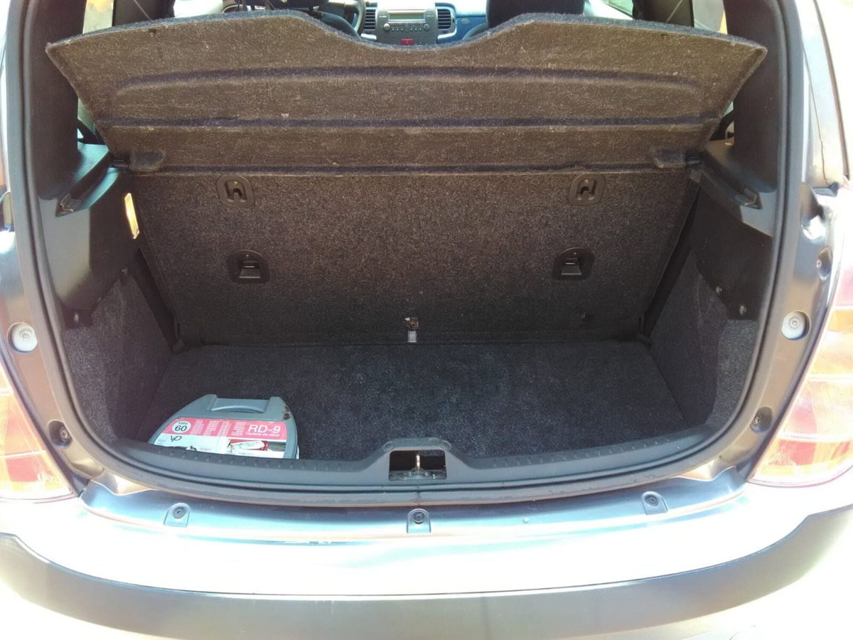 Lancia Ypsilon 16V Platino (6)