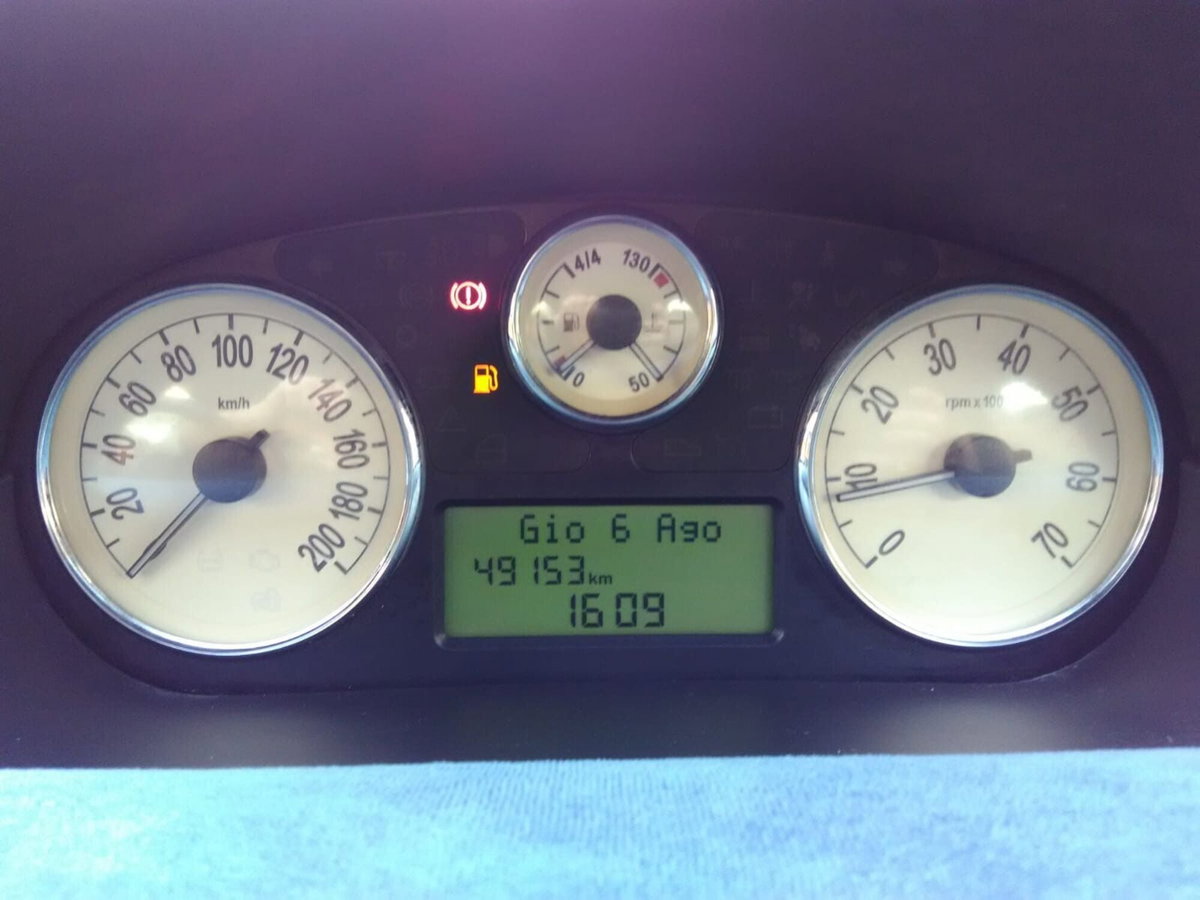 Lancia Ypsilon 16V Platino (8)