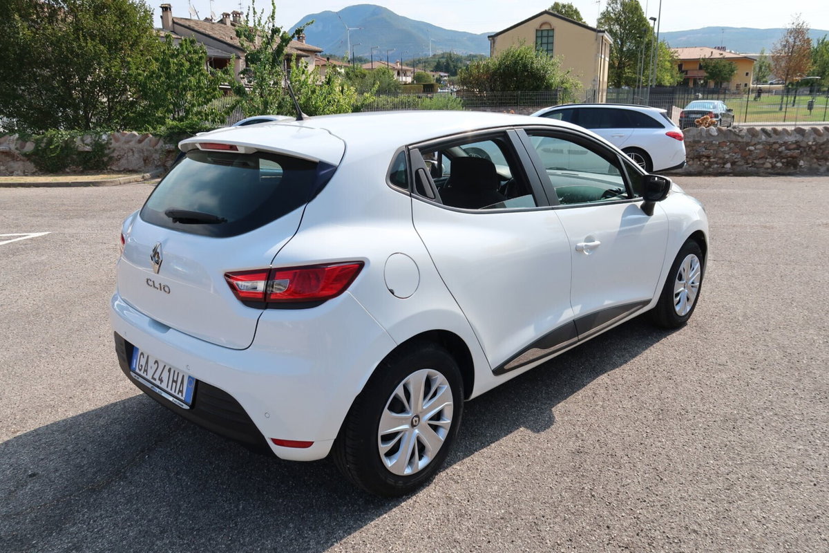 Renault Clio Blue dCi 85 CV 5 porte Zen (5)