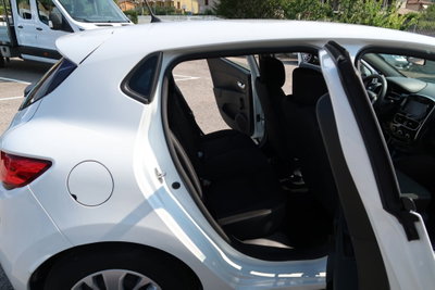 Renault Clio Blue dCi 85 CV 5 porte Zen (9)