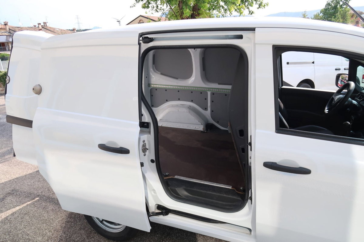 Renault Kangoo 1.5 dCi 115CV Van (7)